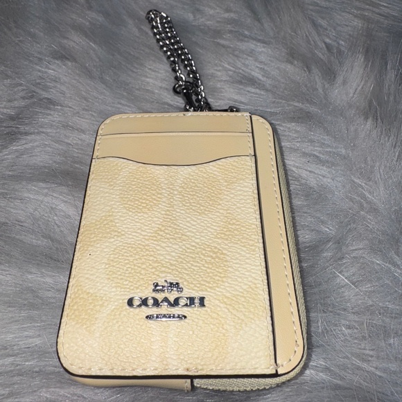 Coach Mini Zip Around wallet on Chain~NWT - Picture 1 of 6